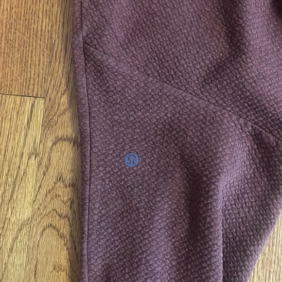 Lululemon Woman’s Maroon Joggers Size M - Picture 5 of 6